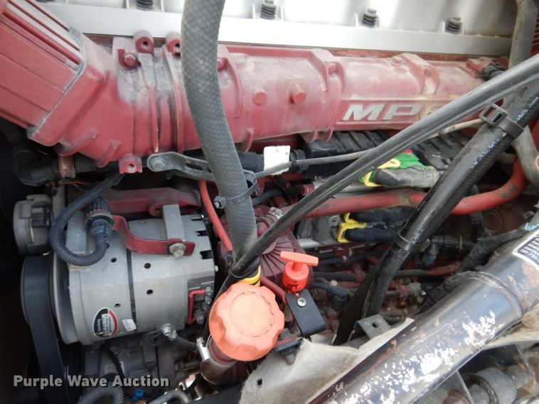 image for item KH9031 2009 Mack CXU613  semi truck