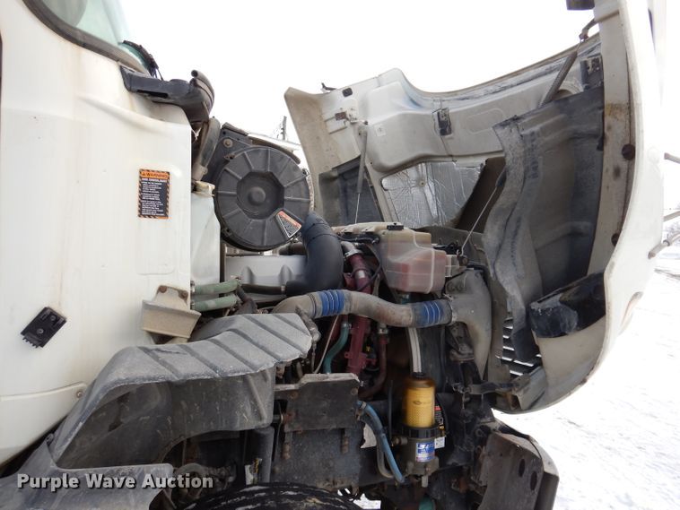 image for item KH9031 2009 Mack CXU613  semi truck