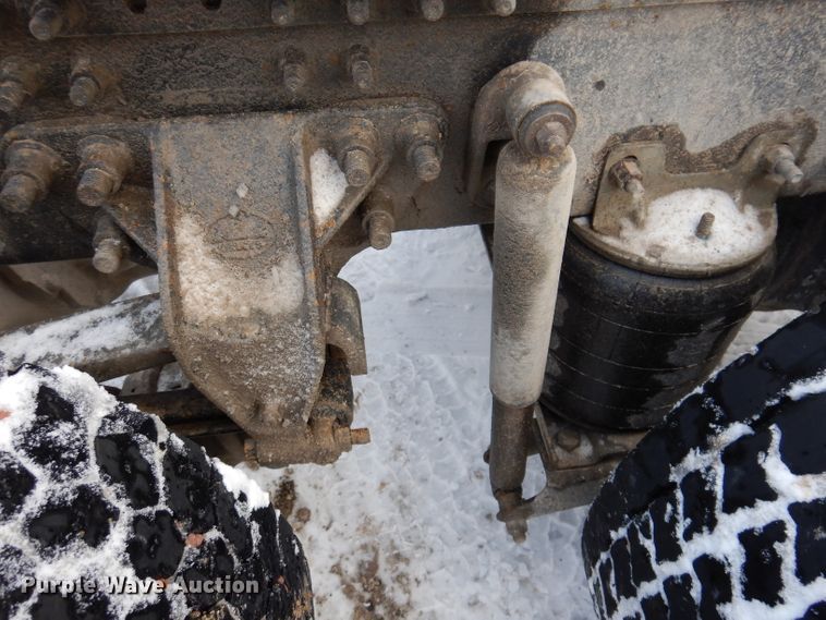 image for item KH9031 2009 Mack CXU613  semi truck