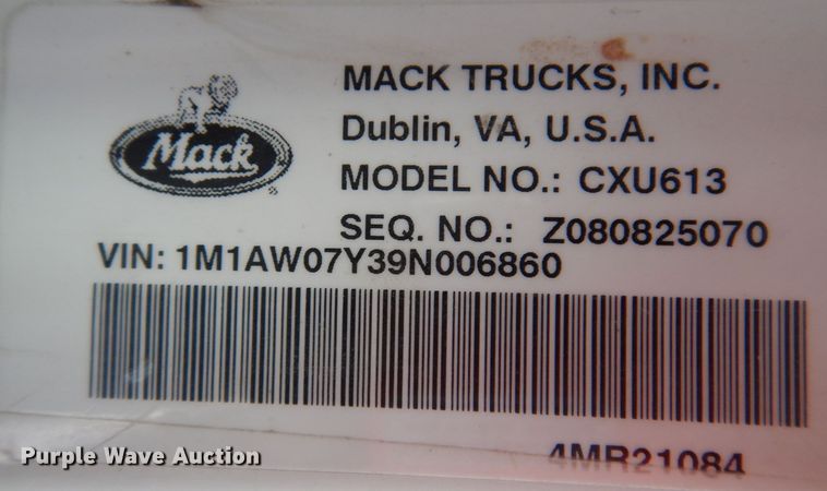 image for item KH9031 2009 Mack CXU613  semi truck