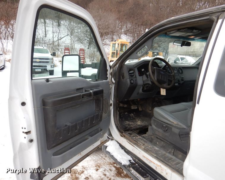 image for item KH9032 2013 Ford F450 Super Duty  SuperCab utility / service truck