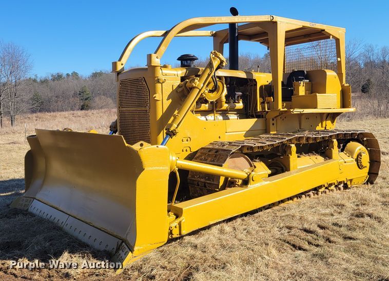 image for item KH9837 1971 Caterpillar D8H  dozer