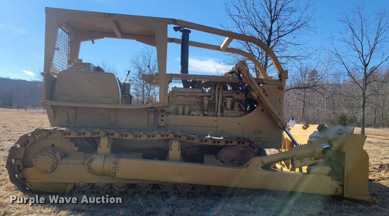 image for item KH9837 1971 Caterpillar D8H  dozer