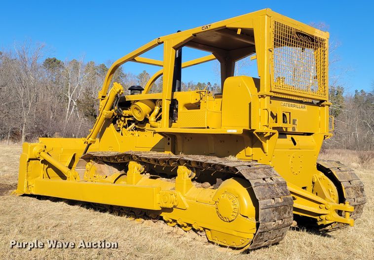 image for item KH9837 1971 Caterpillar D8H  dozer