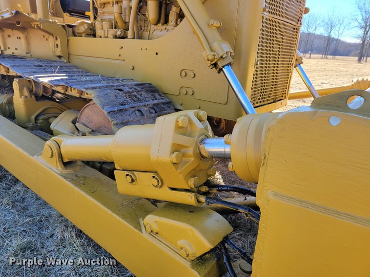 image for item KH9837 1971 Caterpillar D8H  dozer