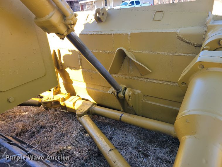 image for item KH9837 1971 Caterpillar D8H  dozer