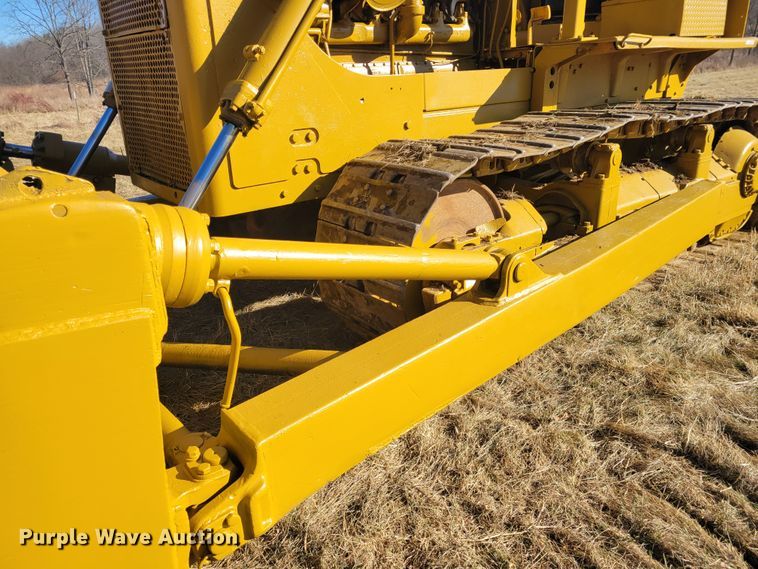 image for item KH9837 1971 Caterpillar D8H  dozer