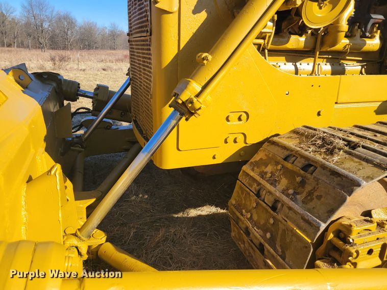 image for item KH9837 1971 Caterpillar D8H  dozer