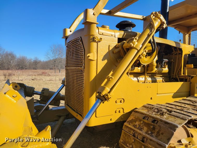 image for item KH9837 1971 Caterpillar D8H  dozer