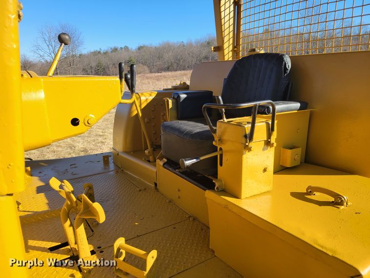 image for item KH9837 1971 Caterpillar D8H  dozer