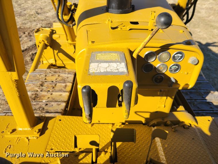 image for item KH9837 1971 Caterpillar D8H  dozer