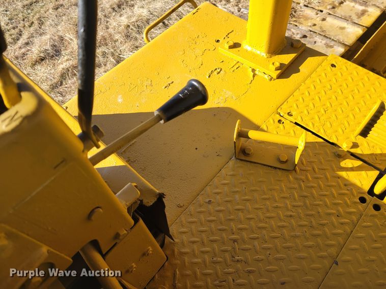 image for item KH9837 1971 Caterpillar D8H  dozer