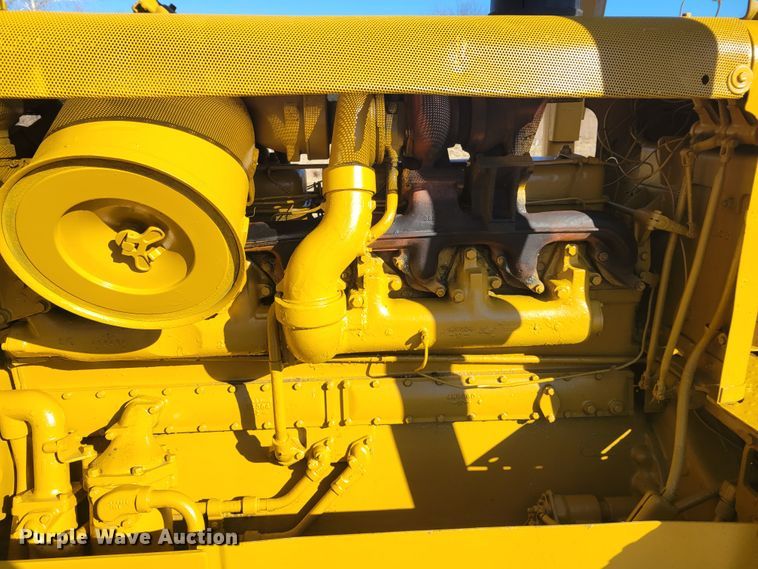 image for item KH9837 1971 Caterpillar D8H  dozer