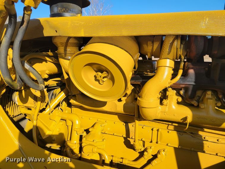 image for item KH9837 1971 Caterpillar D8H  dozer