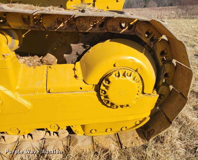 image for item KH9837 1971 Caterpillar D8H  dozer