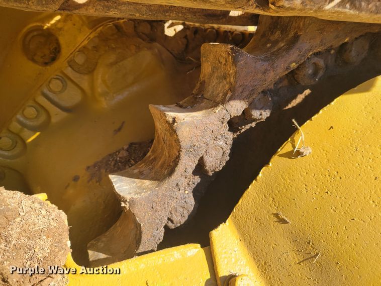 image for item KH9837 1971 Caterpillar D8H  dozer