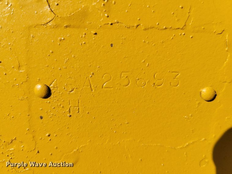 image for item KH9837 1971 Caterpillar D8H  dozer