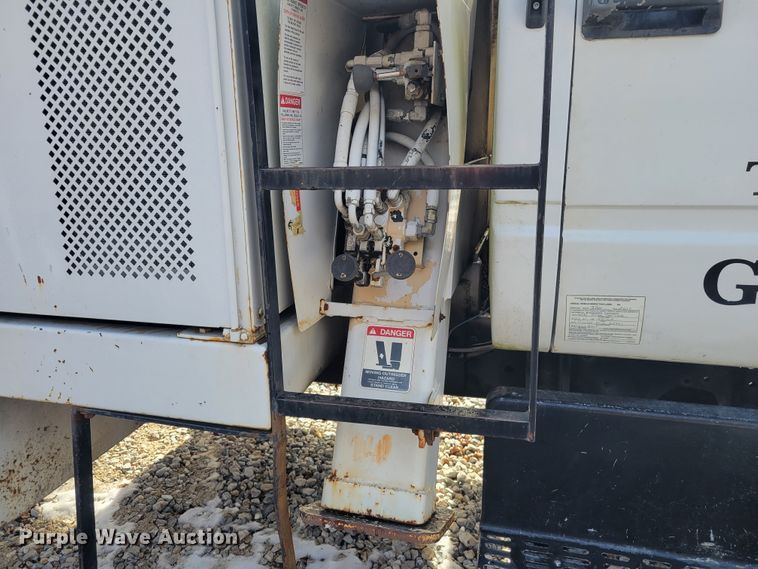 image for item KH9855 1997 GMC C7500  forestry bucket truck