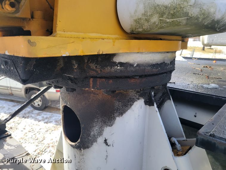 image for item KH9855 1997 GMC C7500  forestry bucket truck