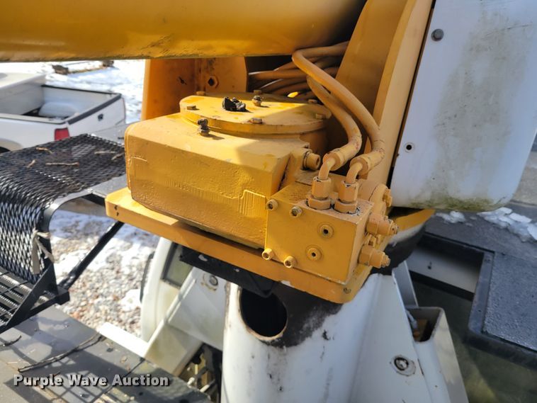 image for item KH9855 1997 GMC C7500  forestry bucket truck