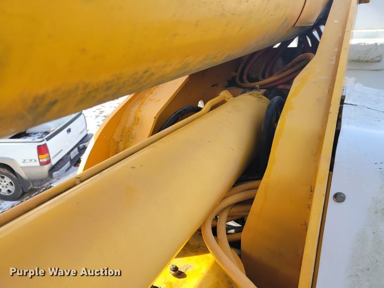 image for item KH9855 1997 GMC C7500  forestry bucket truck