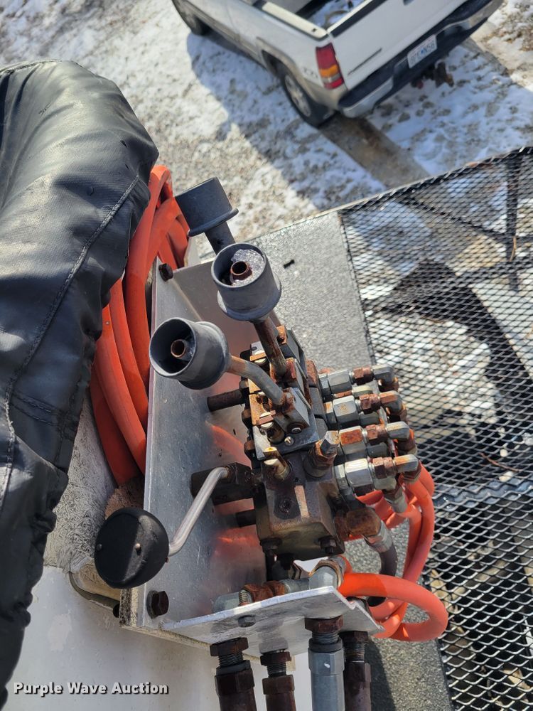 image for item KH9855 1997 GMC C7500  forestry bucket truck