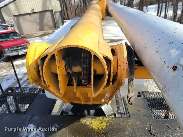 image for item KH9855 1997 GMC C7500  forestry bucket truck