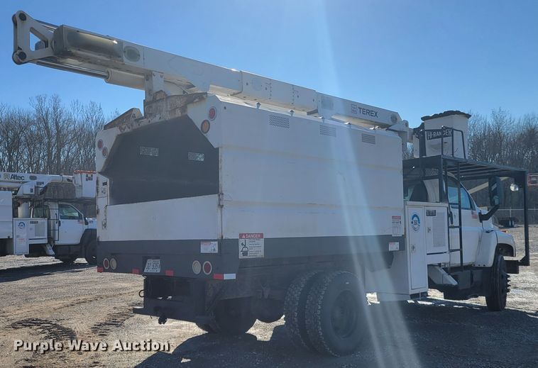 image for item KH9890 2008 GMC C7500  forestry bucket truck