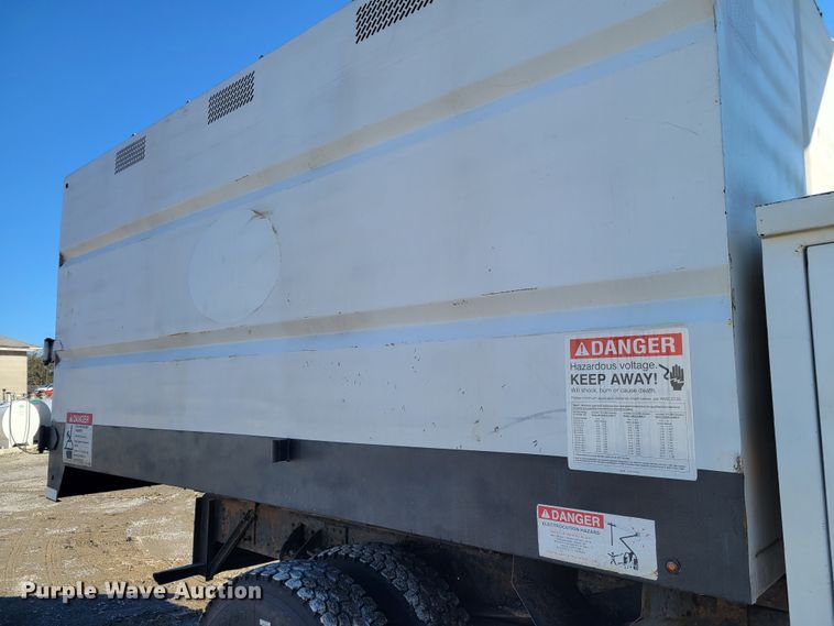 image for item KH9890 2008 GMC C7500  forestry bucket truck