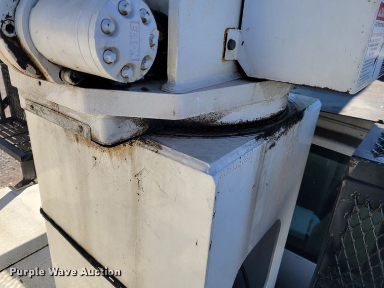 image for item KH9890 2008 GMC C7500  forestry bucket truck