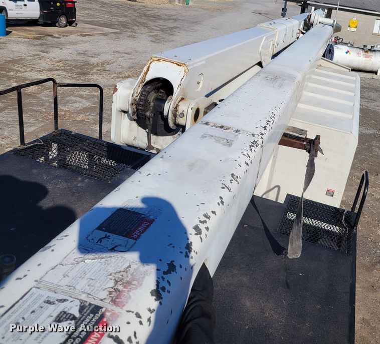 image for item KH9890 2008 GMC C7500  forestry bucket truck