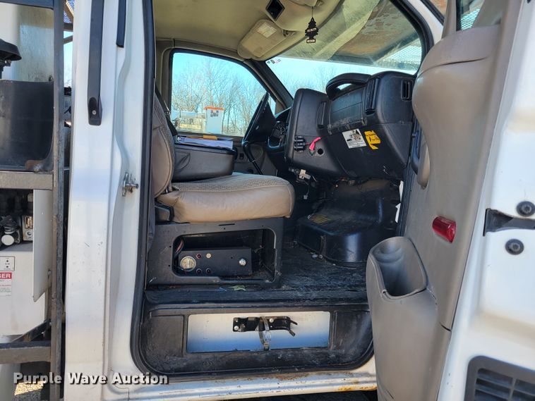 image for item KH9890 2008 GMC C7500  forestry bucket truck