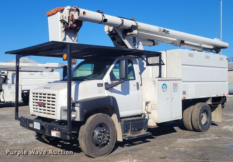image for item KH9891 2006 GMC C7500  forestry bucket truck