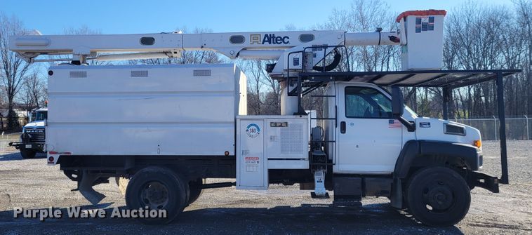 image for item KH9891 2006 GMC C7500  forestry bucket truck