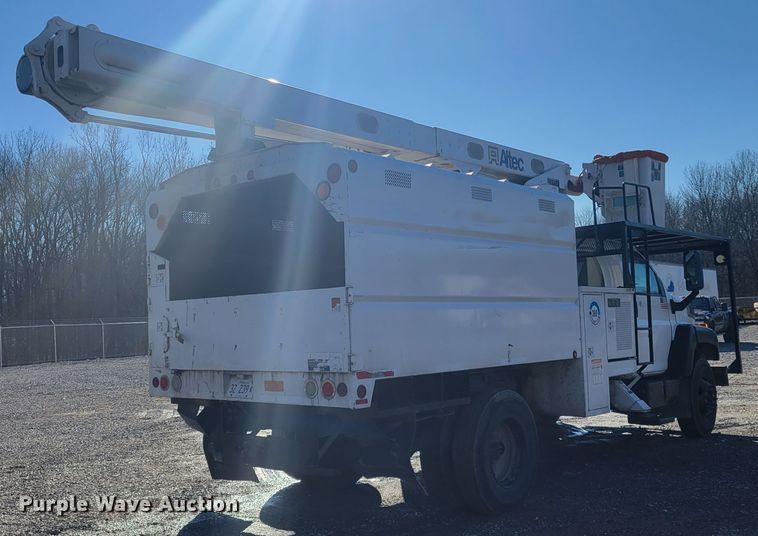 image for item KH9891 2006 GMC C7500  forestry bucket truck