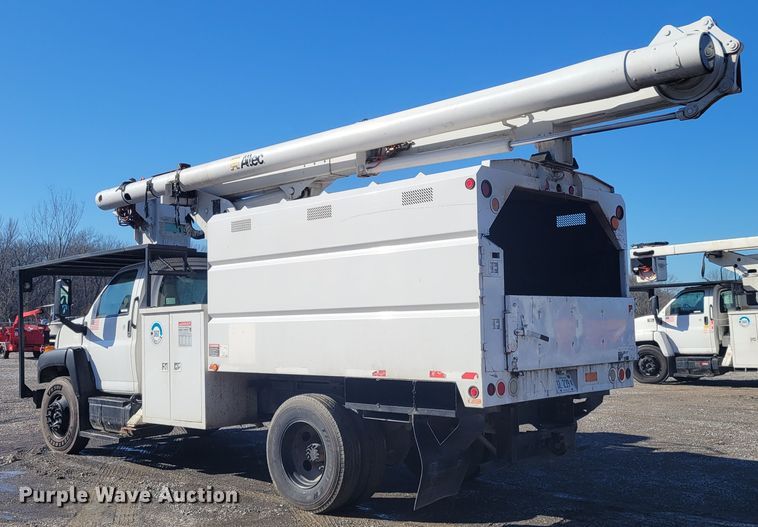 image for item KH9891 2006 GMC C7500  forestry bucket truck