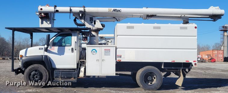 image for item KH9891 2006 GMC C7500  forestry bucket truck