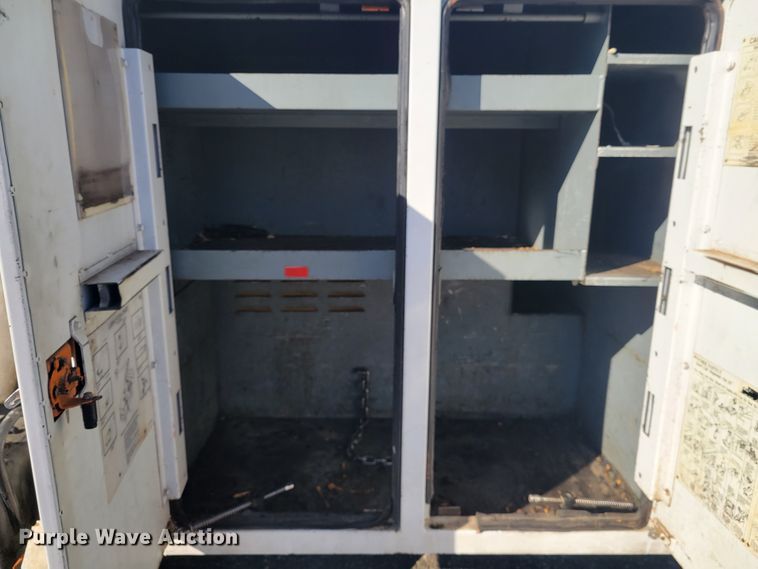 image for item KH9891 2006 GMC C7500  forestry bucket truck