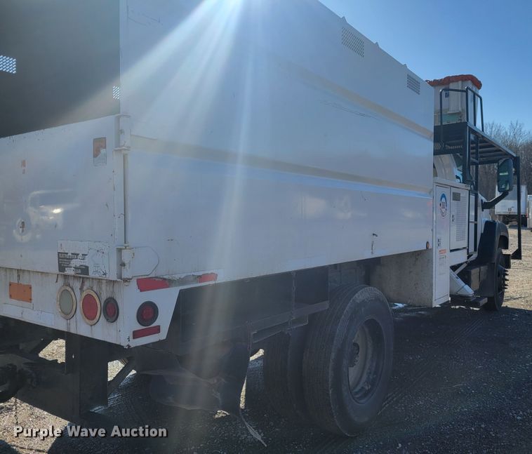 image for item KH9891 2006 GMC C7500  forestry bucket truck