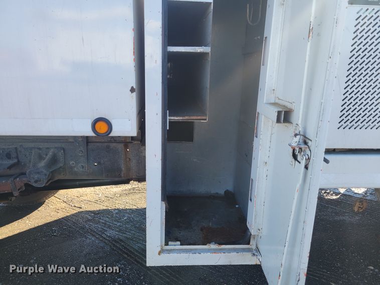 image for item KH9891 2006 GMC C7500  forestry bucket truck