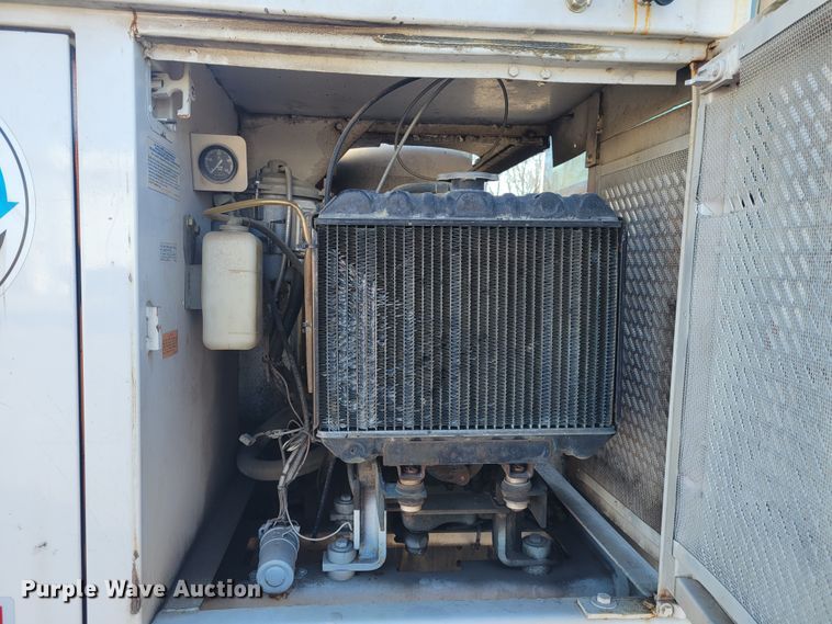 image for item KH9891 2006 GMC C7500  forestry bucket truck