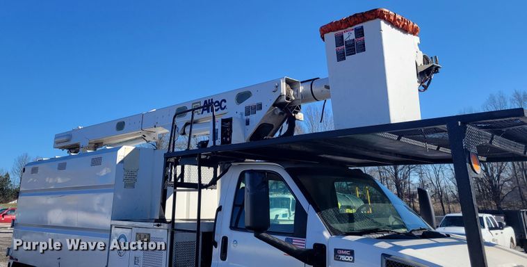 image for item KH9891 2006 GMC C7500  forestry bucket truck