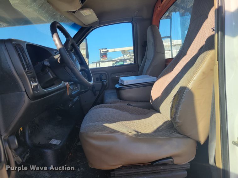 image for item KH9891 2006 GMC C7500  forestry bucket truck