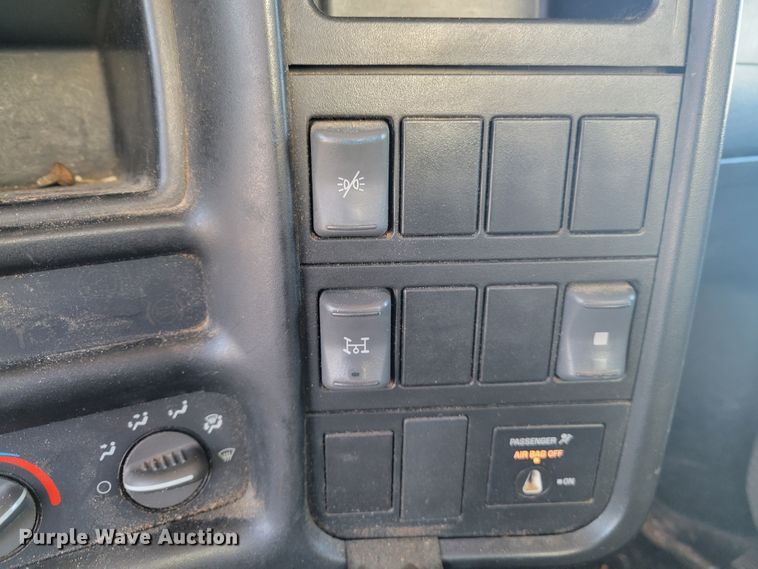 image for item KH9891 2006 GMC C7500  forestry bucket truck