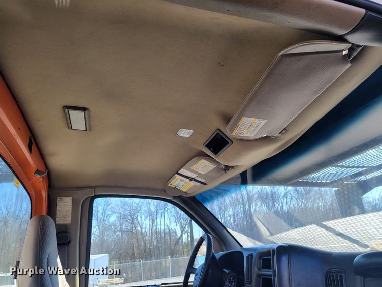 image for item KH9891 2006 GMC C7500  forestry bucket truck