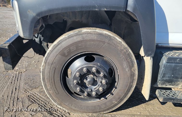 image for item KH9891 2006 GMC C7500  forestry bucket truck