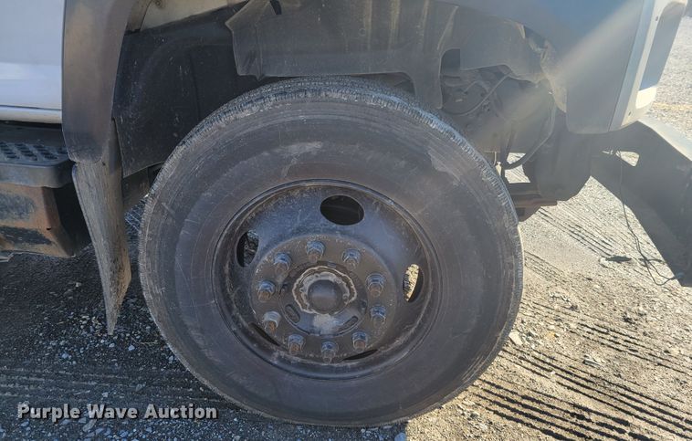 image for item KH9891 2006 GMC C7500  forestry bucket truck