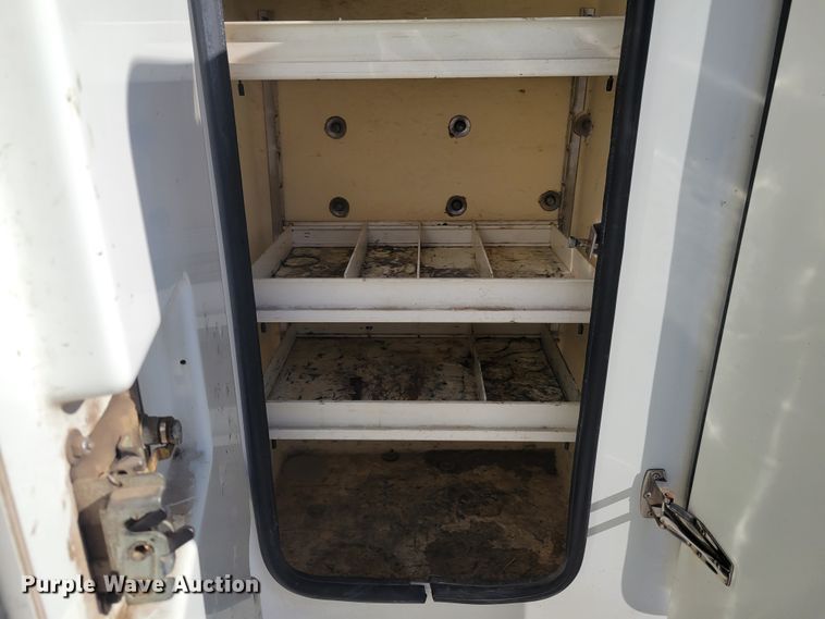 image for item KH9892 2011 International DuraStar 4400  bucket truck