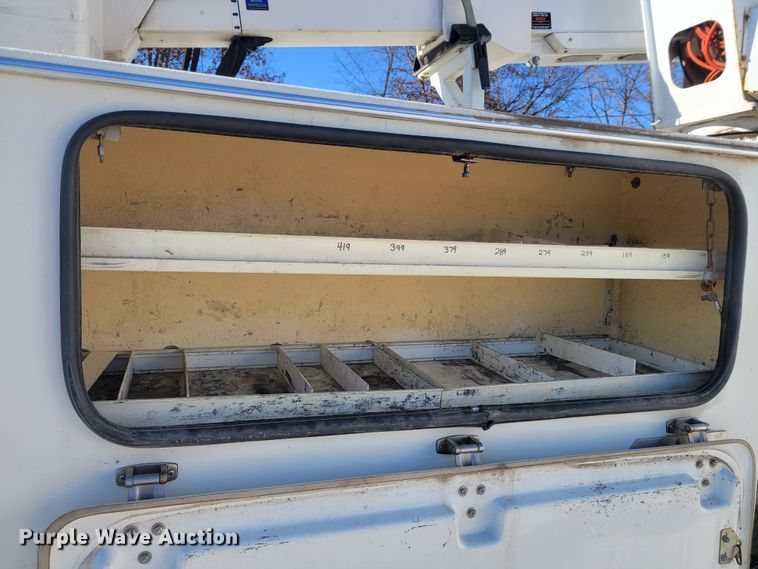 image for item KH9892 2011 International DuraStar 4400  bucket truck