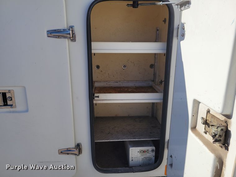 image for item KH9892 2011 International DuraStar 4400  bucket truck